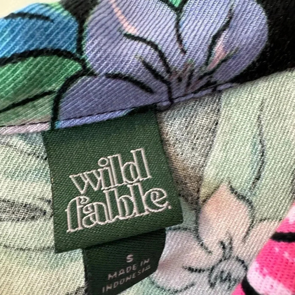 Wild Fable Hawaiian Print Button Down Blouse Size Small - Picture 3 of 4